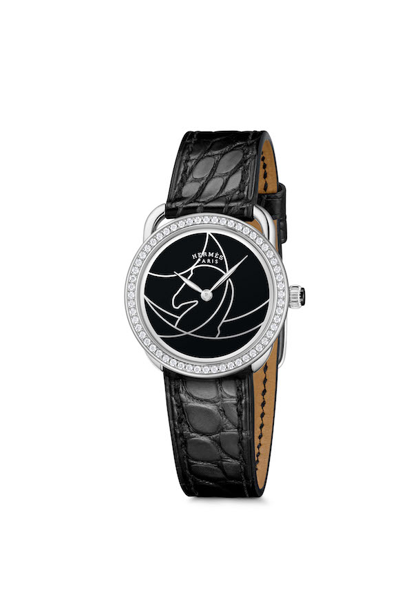 The 28 mm model in black